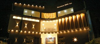 LA FLORA GEMSTONE RESORTS