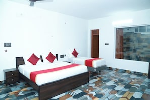 Family Triple Room, Balcony, Hill View | Living area
