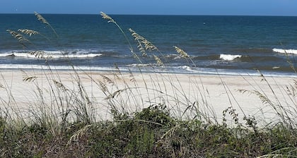 Gorgeous 2-bedroom furnished apartment in spectacular Ponte Vedra Beach,