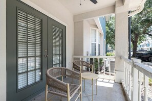 Property grounds - Landing | Stunning 2BD, Gym, Pool (Orlando)