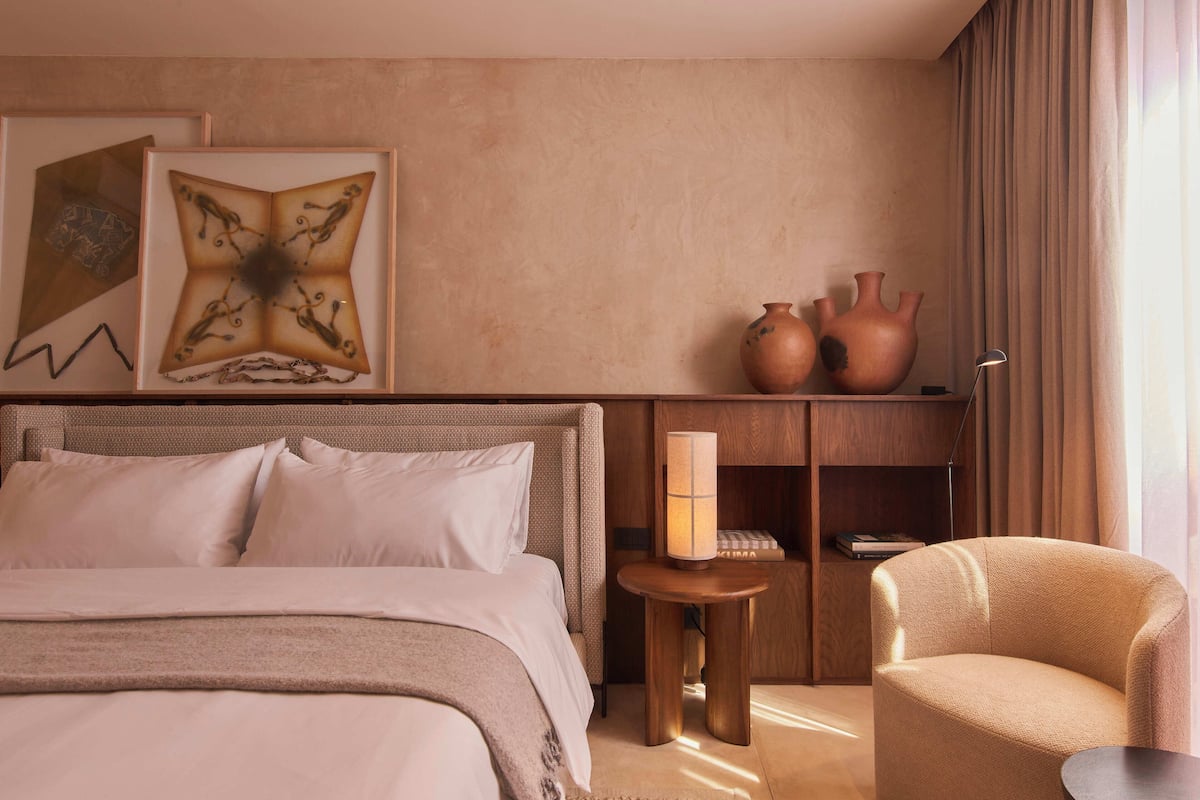 Deluxe Suite, 1 King Bed (D) | Premium bedding, down comforters, blackout drapes, soundproofing