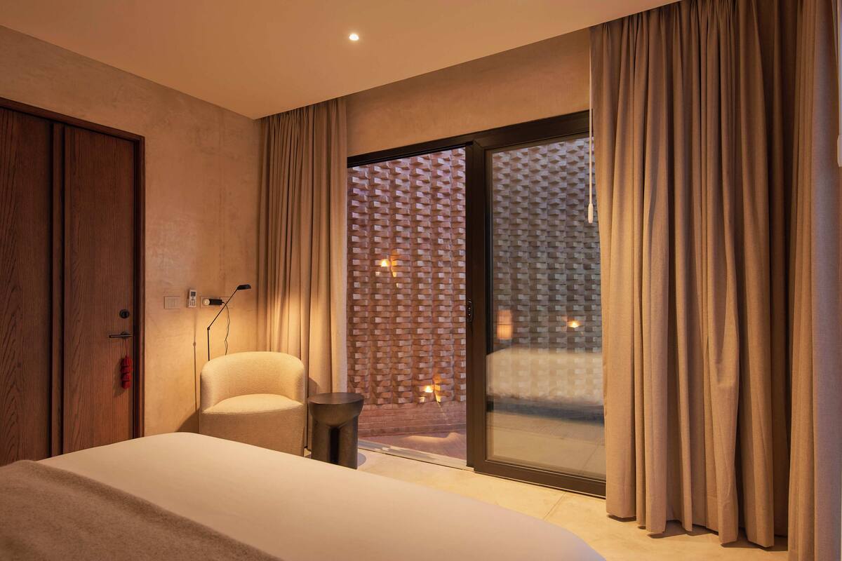 Deluxe suite, 1 kingsize bed | Luxe beddengoed, donzen dekbedden, verduisterende gordijnen, gratis wifi