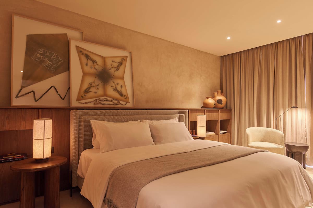 Deluxe suite, 1 kingsize bed | Luxe beddengoed, donzen dekbedden, verduisterende gordijnen, gratis wifi