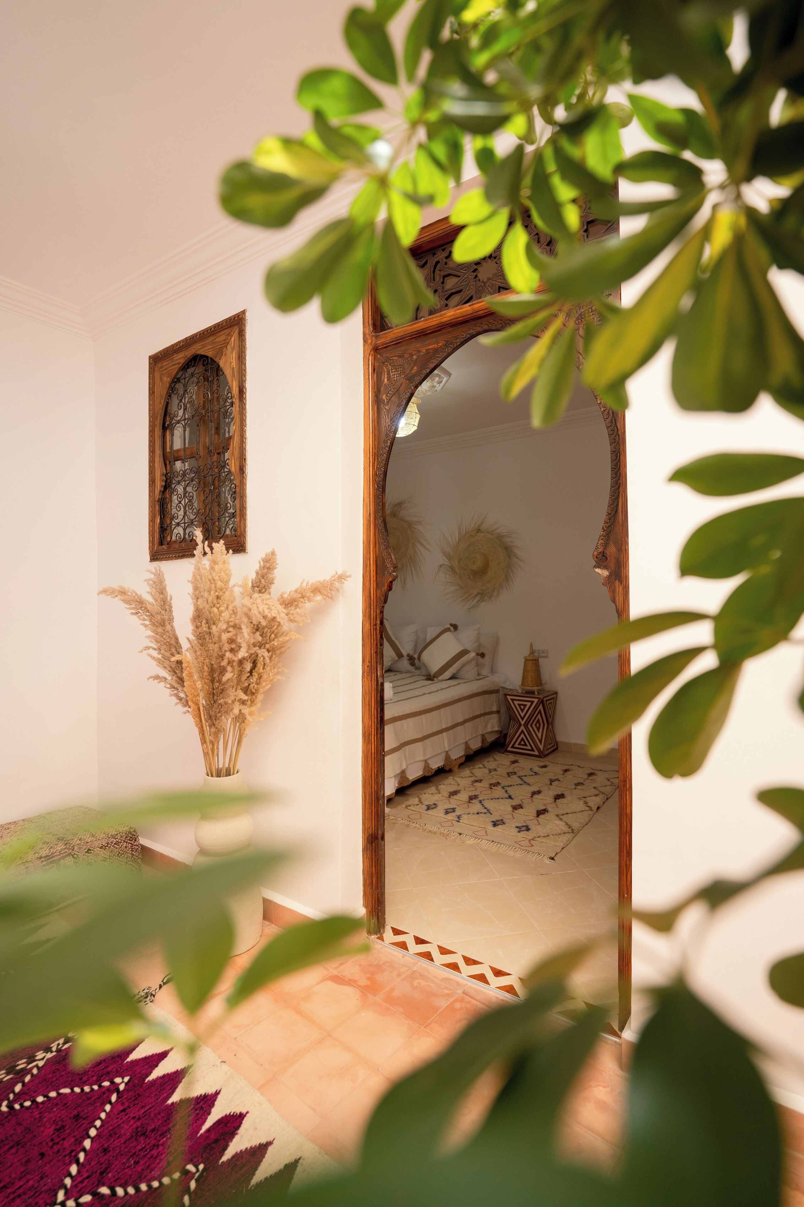 6 chambres, coffres-forts dans les chambres, bureau