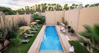Villa-6-bedroom riad with swimming pool, in enchanting Marrakech