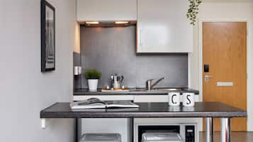 Studio, Non Smoking | Private kitchen