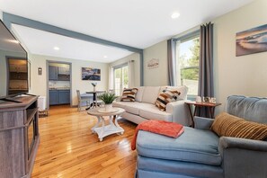 TV - New Spacious Acadia Home with Pool! (Hancock)