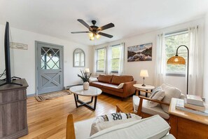 TV - New Spacious Acadia Home with Pool! (Hancock)