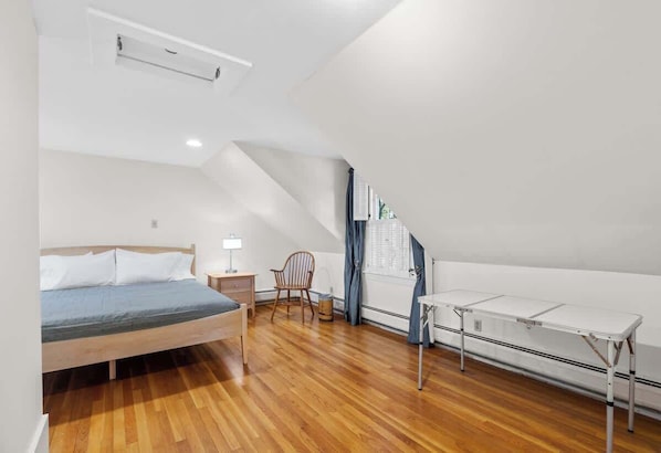 WiFi, bed sheets