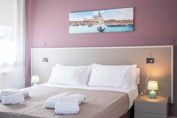 Classic Double or Twin Room, City View | Desk, laptop workspace, free WiFi