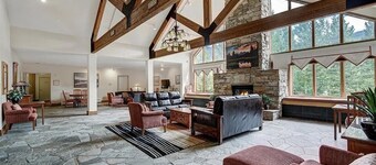 Freshly Remodeled Keystone Studio, Heated Pool, Hot tub, Walk to Gondola!