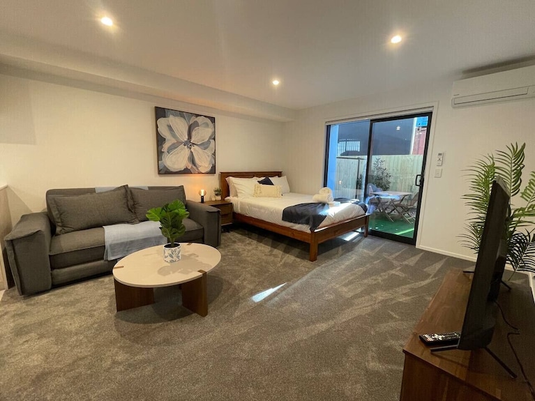 Inner City Studio Retreat - Governors Bay