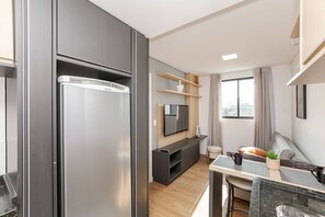 Take Urban | Shopping Estação | Centro | C233 | Private kitchen | Toaster oven, cookware/dishes/utensils
