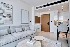 Een televisie en een kantoor