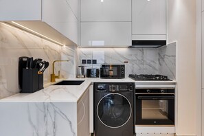 Fridge, microwave, oven, stovetop