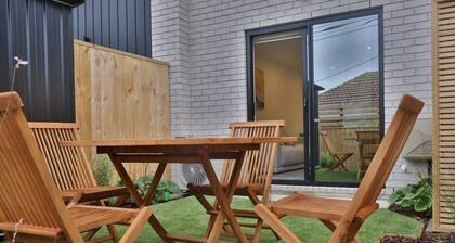 Cosy 2BR House in Awaroa Road