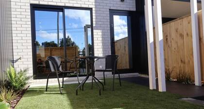Cosy 2BR House in Awaroa Road