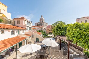 Outdoor dining - GuestReady - Alfama Terrace B1 (Lisbon)