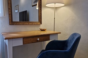 Interior - Lo Strullo - First Floor Minisuite (Pisa)