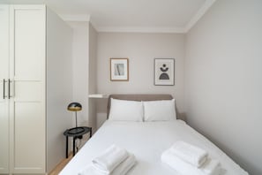 2 chambres, fer et planche à repasser, Wi-Fi, draps fournis