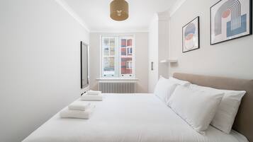 1 Schlafzimmer, Schreibtisch, BĂŒgeleisen/BĂŒgelbrett, WLAN