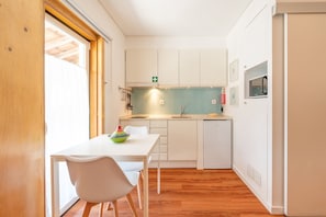 Fridge, microwave, coffee/tea maker, toaster