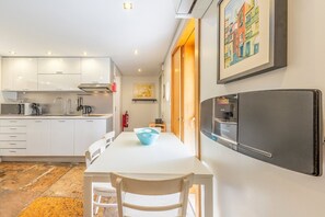Fridge, microwave, coffee/tea maker, toaster