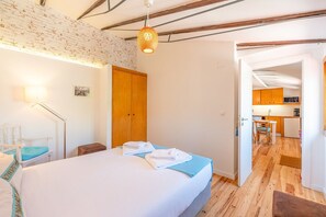 1 makuuhuone, silitysrauta/-lauta, internet, vuodevaatteet