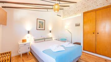 1 makuuhuone, silitysrauta/-lauta, internet, vuodevaatteet