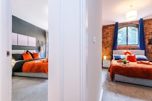 2 bedrooms, iron/ironing board, free WiFi, bed sheets - Pool Table, Stunning 2Bed Apt, Central Location (Liverpool)