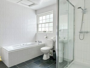 Unclassified image, 5 of 38, button - NEW Corner Cottage in Canterbury | FREE Parking (Canterbury)