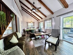 Smart TV y chimenea