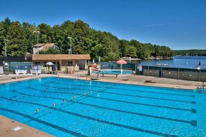 Piscina a l'aire lliure