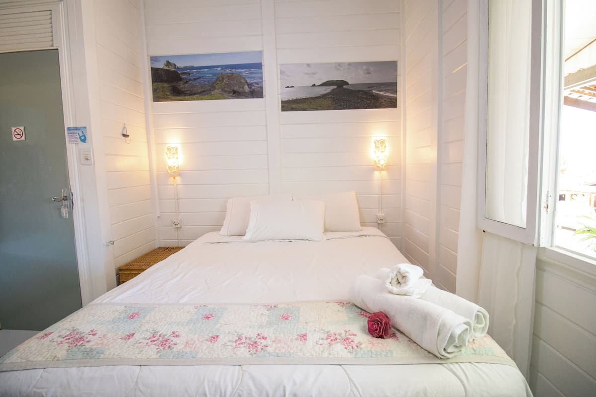 Habitación estándar con 1 cama matrimonial o 2 individuales | Escritorio y wifi gratis