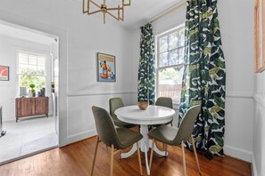 Private kitchen - Stylish 3BR Retreat w Porch and garden  (Columbus)