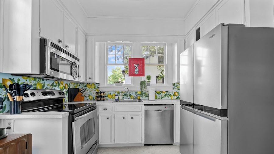 Stylish 3BR Retreat w Porch and garden