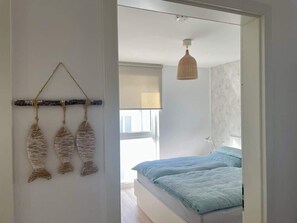 2 bedrooms, iron/ironing board, WiFi