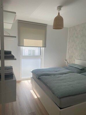 2 bedrooms, iron/ironing board, WiFi - Apartment Elena 150 m to the beach (Altefähr)