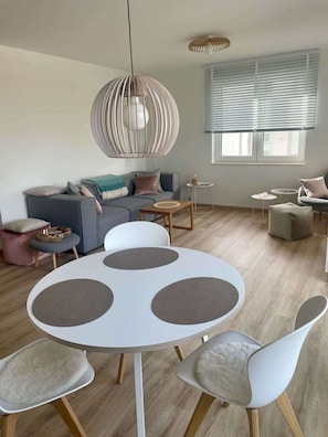 Interior - Apartment Elena 150 m to the beach (Altefähr)