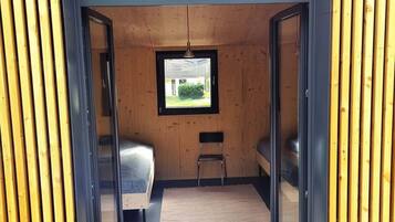 3 bedrooms, desk, WiFi