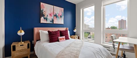 1 chambre, bureau, fer et planche Ă repasser, lit parapluie