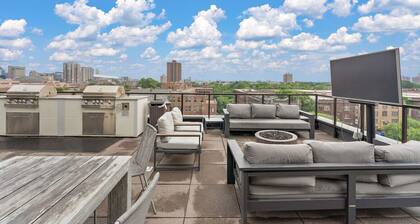 Modern 2BR/2BA with Parking near Downtown