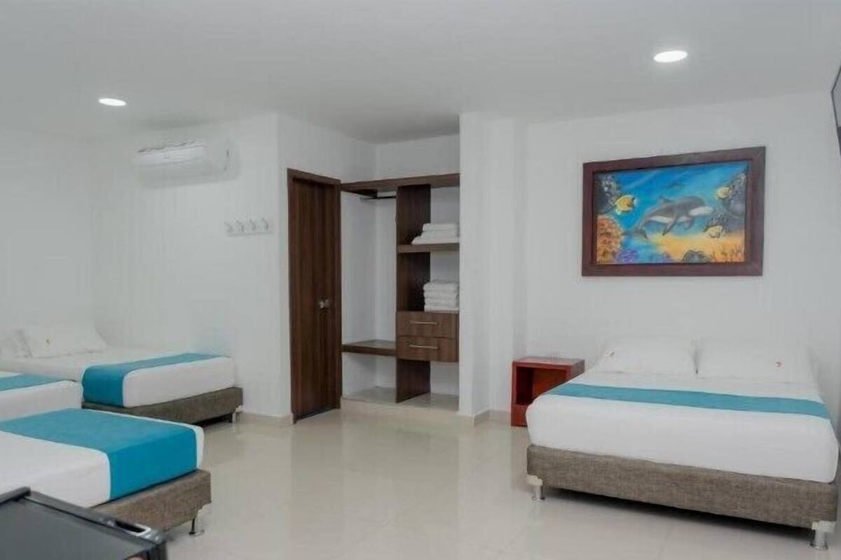 Premium bedding, minibar, free WiFi, bed sheets