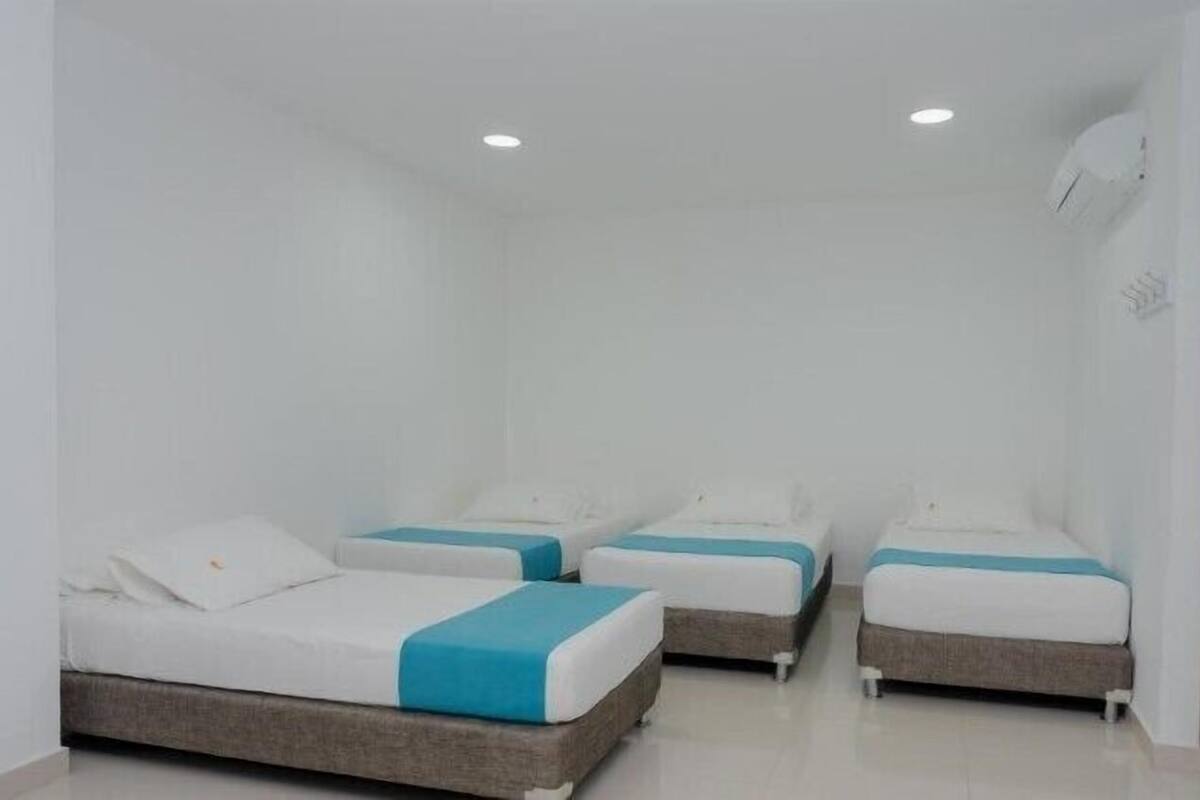 Comfort Room | Premium bedding, minibar, WiFi (free), bed sheets