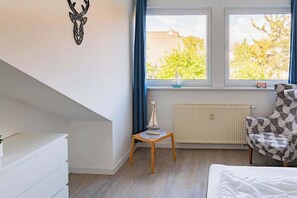 2 chambres, fer et planche Ă repasser