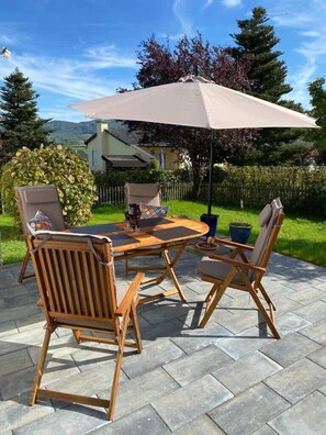 Outdoor dining - Vacation home Glückspilz near the Hennesee (Meschede)