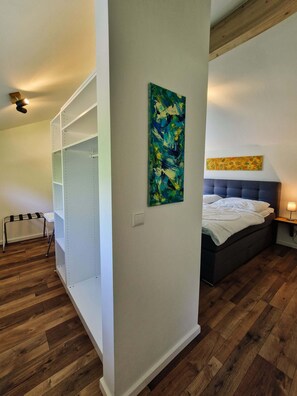 4 Schlafzimmer, Bügeleisen/Bügelbrett, WLAN