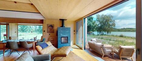 Télévision, cheminée