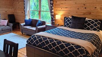 6 bedrooms, iron/ironing board, WiFi, bed sheets