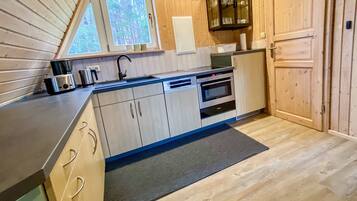 Fridge, microwave, dishwasher, coffee/tea maker